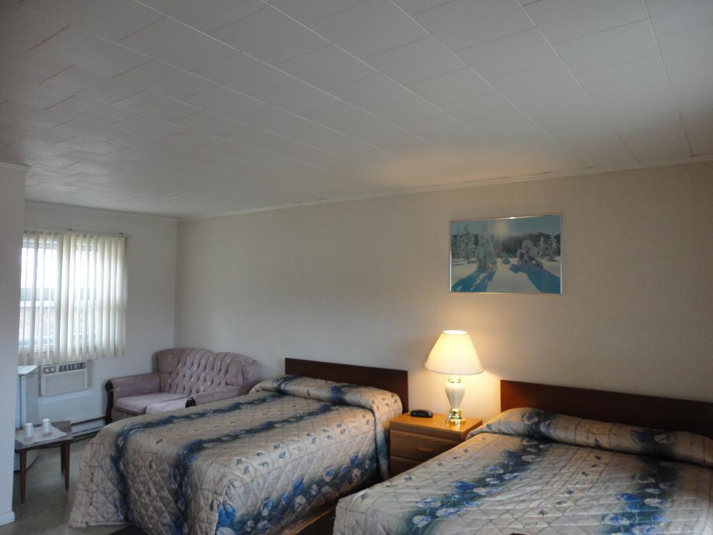 Hipwell'S Motel Fonthill Extérieur photo