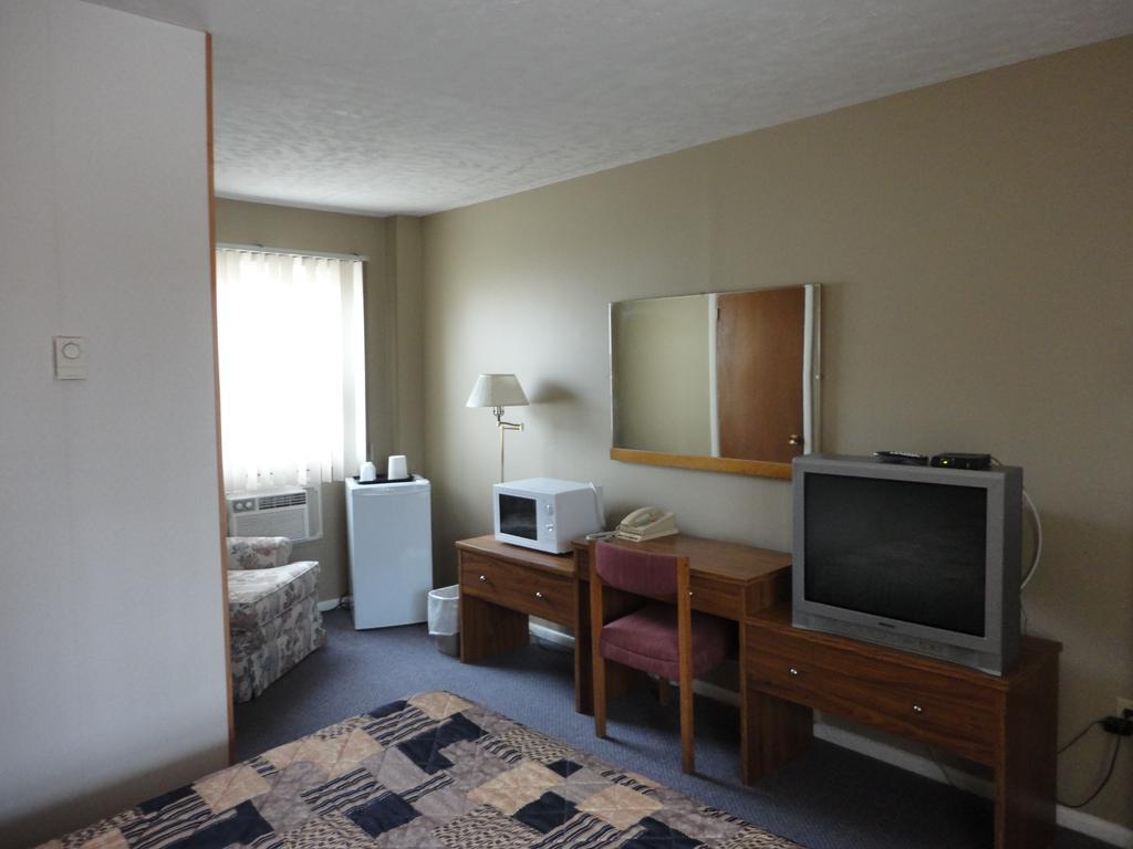 Hipwell'S Motel Fonthill Extérieur photo