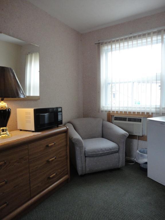 Hipwell'S Motel Fonthill Extérieur photo